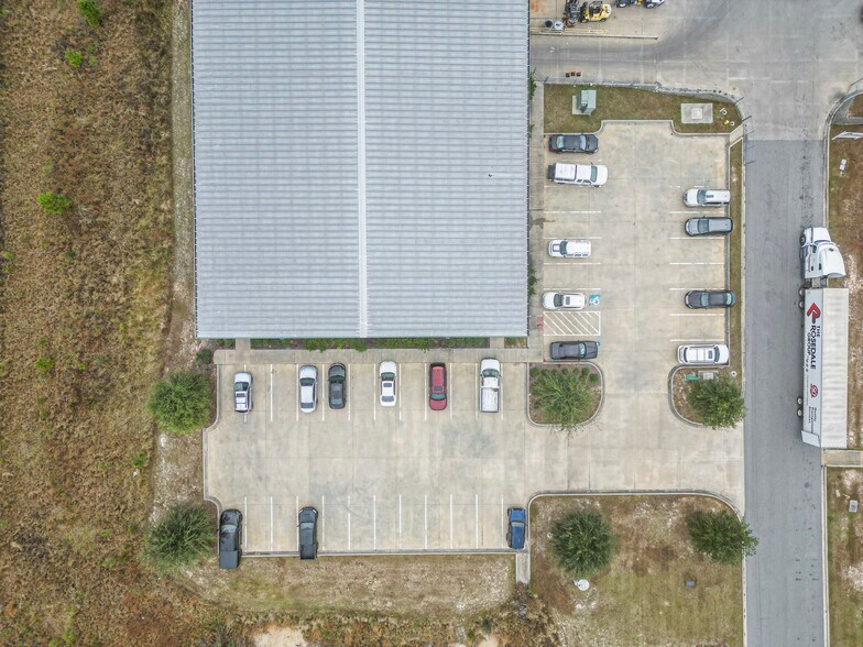 More Photos Of 161 Morgan Lakes Industrial Blvd, Savannah Warehouse For Lease