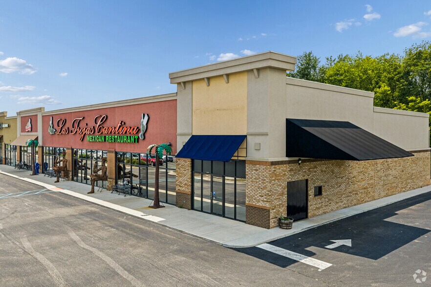 More Photos Of 14739 Highway 231 431 N, Hazel Green Storefront For Lease