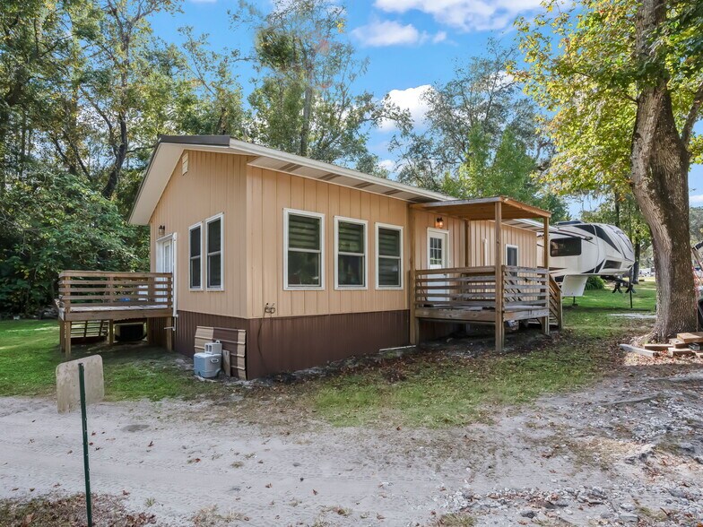 More Photos Of 15260 NE 152nd Pl, Fort Mc Coy Trailer Camper Park For Sale
