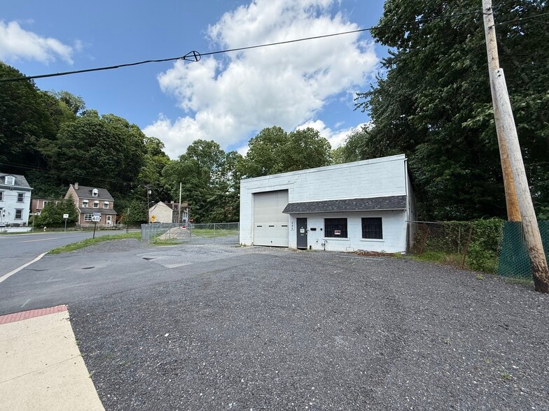 More Photos Of 295 N Delaware Dr, Easton Auto Repair For Sale