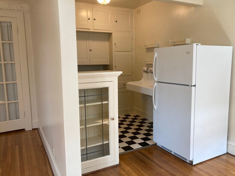 More Photos Of 2051 NW Lovejoy St, Portland Apartments For Sale