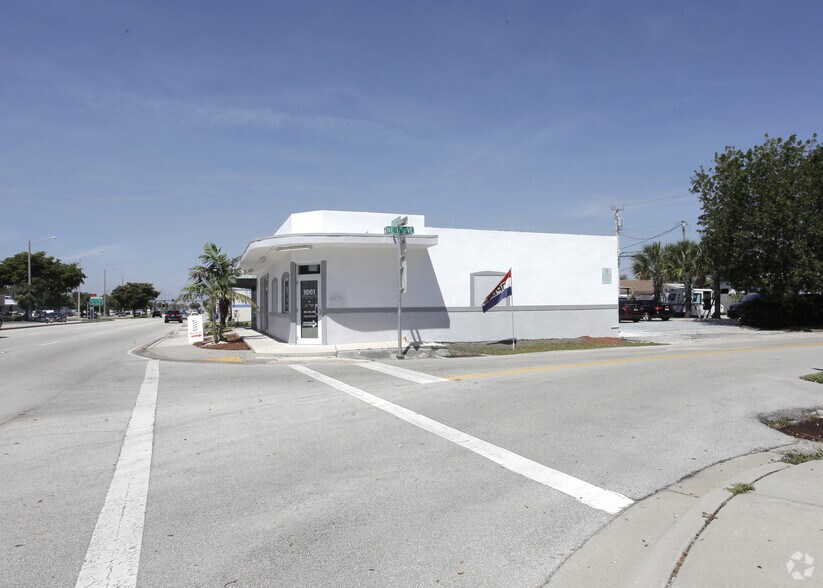 More Photos Of 1661 E Sample Rd, Pompano Beach Storefront For Lease