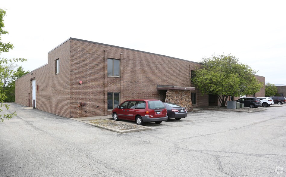 640 Pond Dr, Wood Dale, IL 60191 Industrial For Lease
