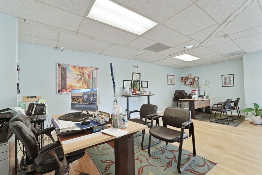 More Photos Of 304 W Harding Way, Stockton Office For Sale