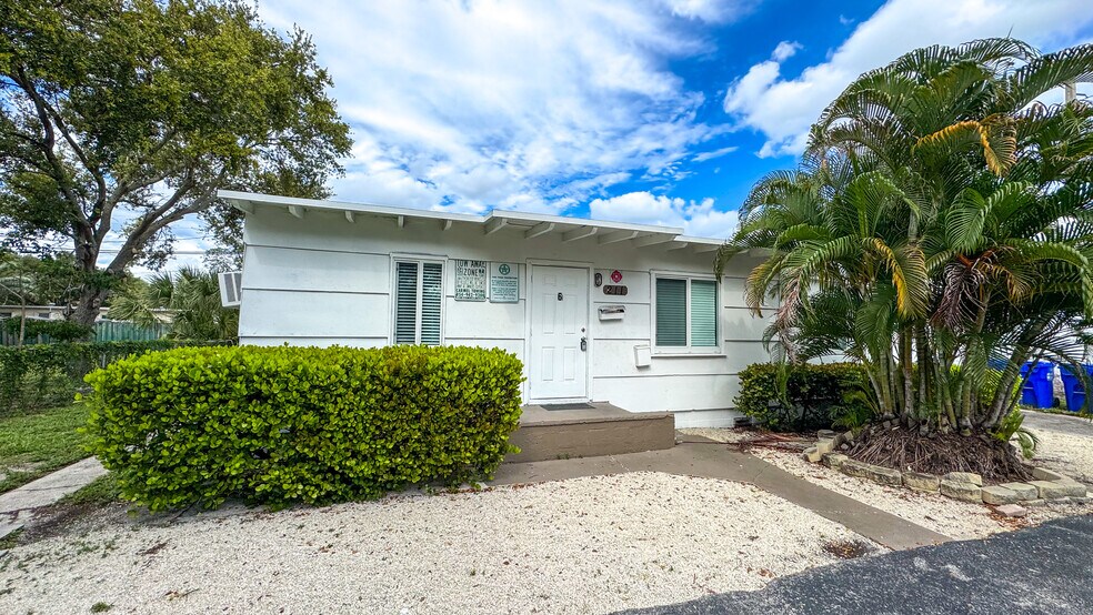 More Photos Of 211 SW 2nd Ct, Pompano Beach Apartments For Sale