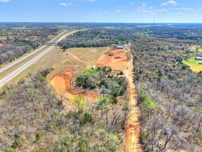 More Photos Of 6625 S Hiwassee Rd, Oklahoma City Showroom For Sale