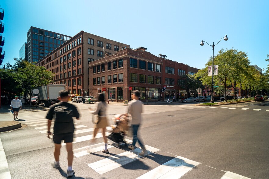 More Photos Of 937-939 W Randolph St, Chicago Loft Creative Space For Lease