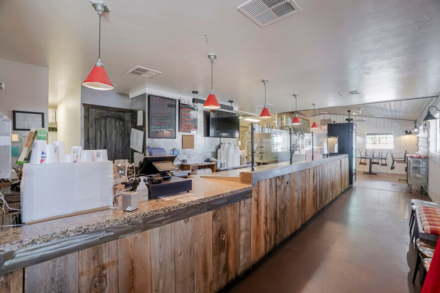 More Photos Of 669 E Sheldon St, Prescott Restaurant For Lease