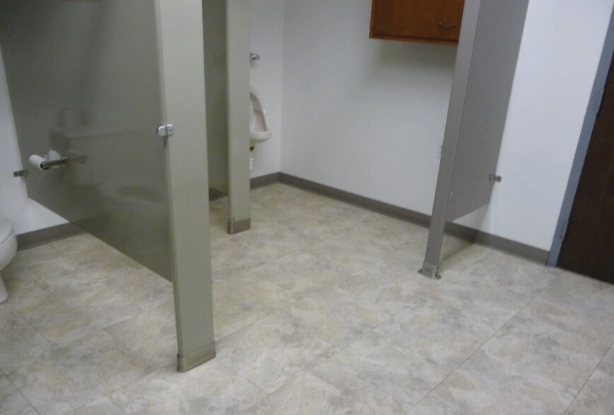 More Photos Of 4501 Ohio River Rd, Huntington Warehouse For Sale