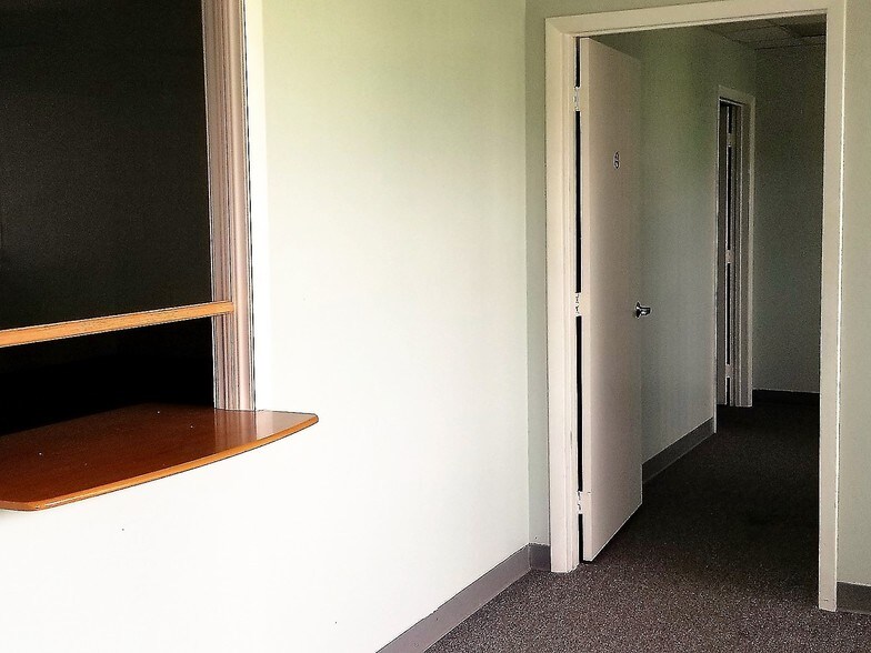 More Photos Of 13205-13255 SW 137th Ave, Miami Storefront Retail Office For Lease