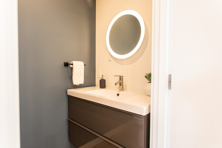 More Photos Of 5115 E Burnside St, Portland Apartments For Sale