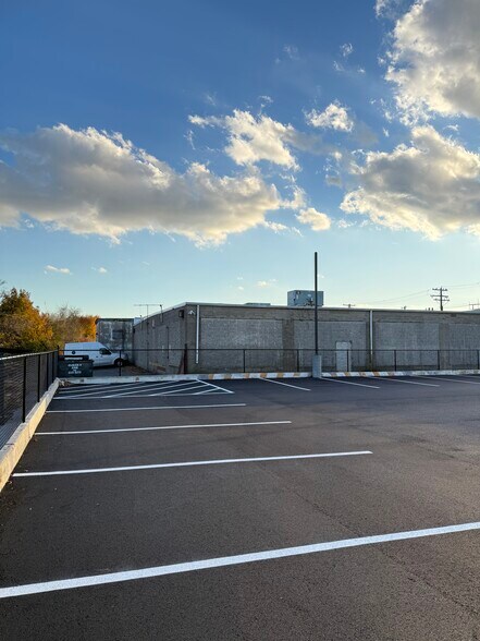 More Photos Of 10 Nassau Terminal Rd, New Hyde Park Land For Lease