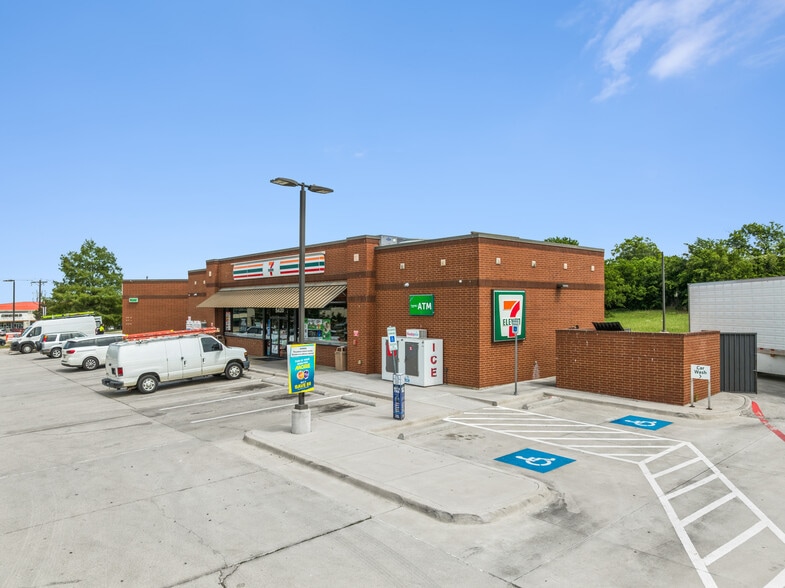 More Photos Of 5420 Altamesa Blvd, Fort Worth Service Station For Sale