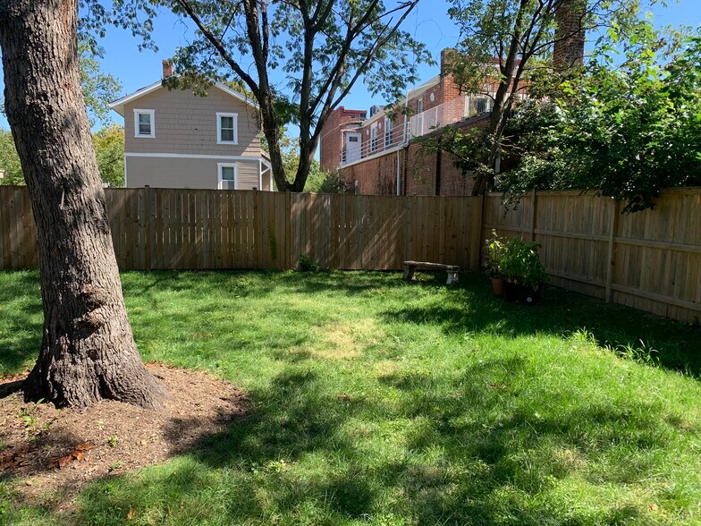 More Photos Of 111 E Uhler Ave, Alexandria Apartments For Sale