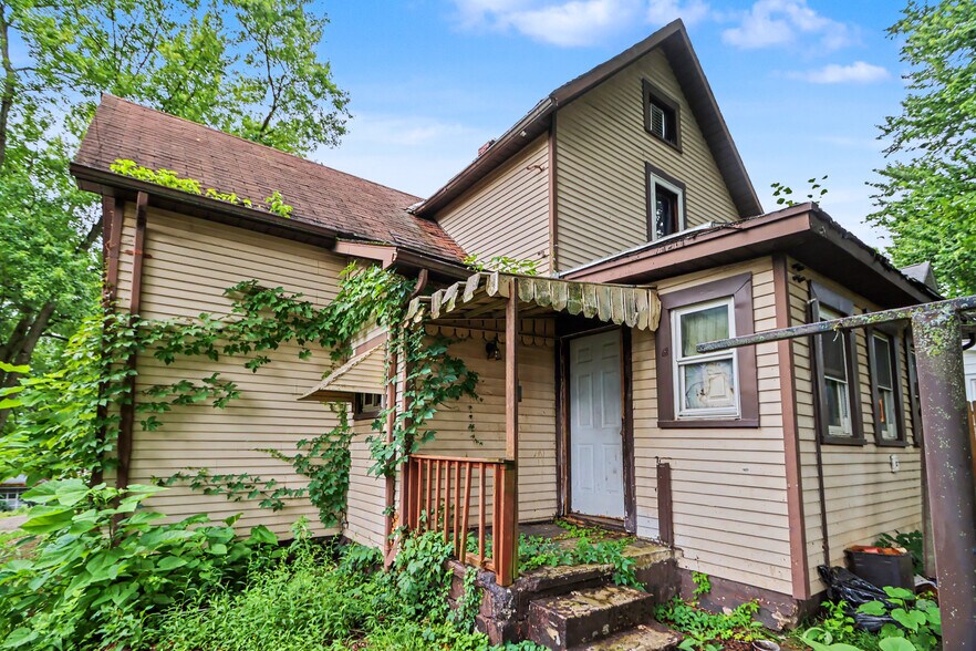 More Photos Of 187 Penn Ave, Mansfield Multifamily For Sale