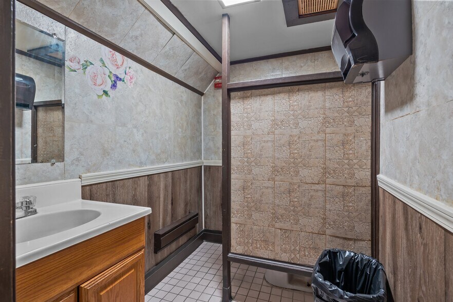 More Photos Of 209 Shewell Ave, Doylestown Restaurant For Sale