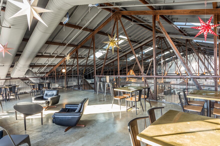 More Photos Of 500 E Davie St, Raleigh Restaurant For Lease