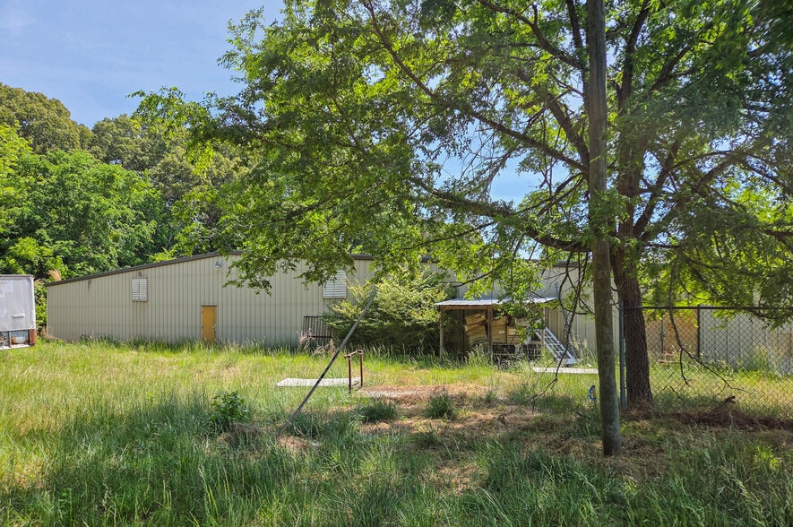 More Photos Of 248 W Franklinville St, Staley Manufacturing For Sale