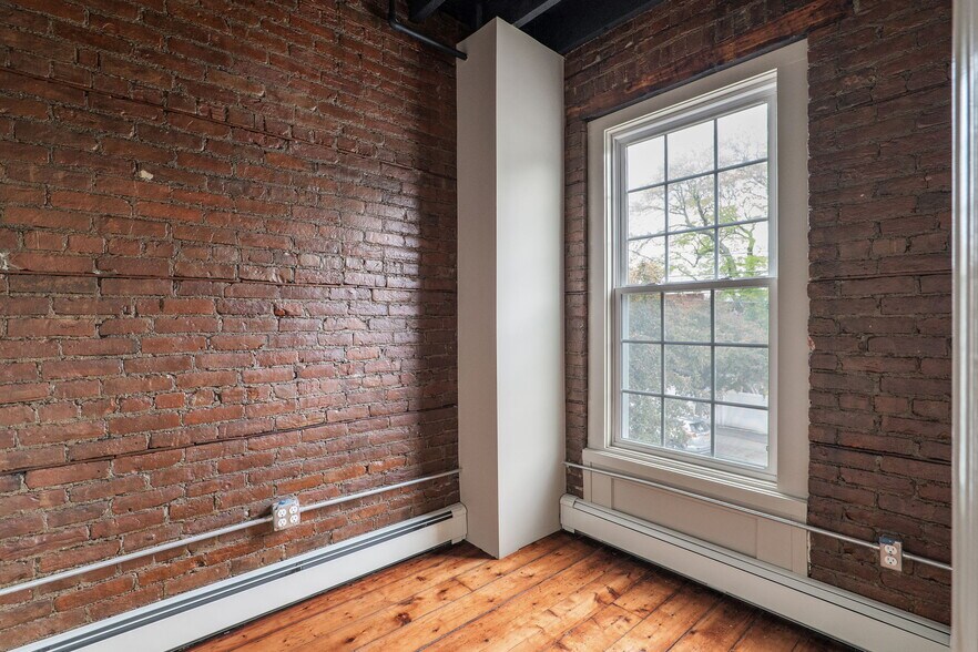 More Photos Of 462-470 2nd Ave, Troy Storefront Retail Residential For Sale