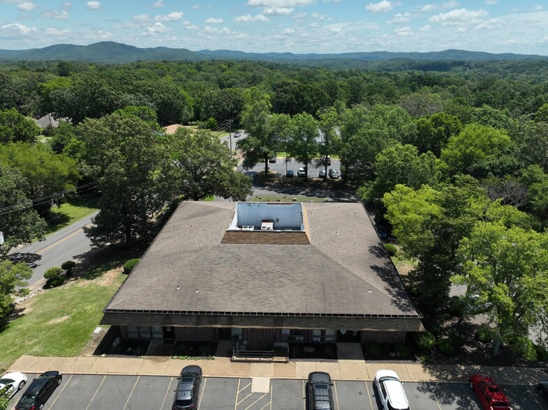 More Photos Of 106 Ridgeway St, Hot Springs National Park Office For Lease