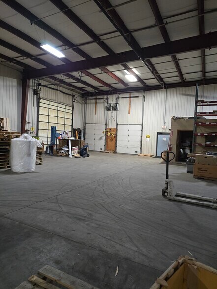 More Photos Of 1412 Deleglise St, Antigo Manufacturing For Lease