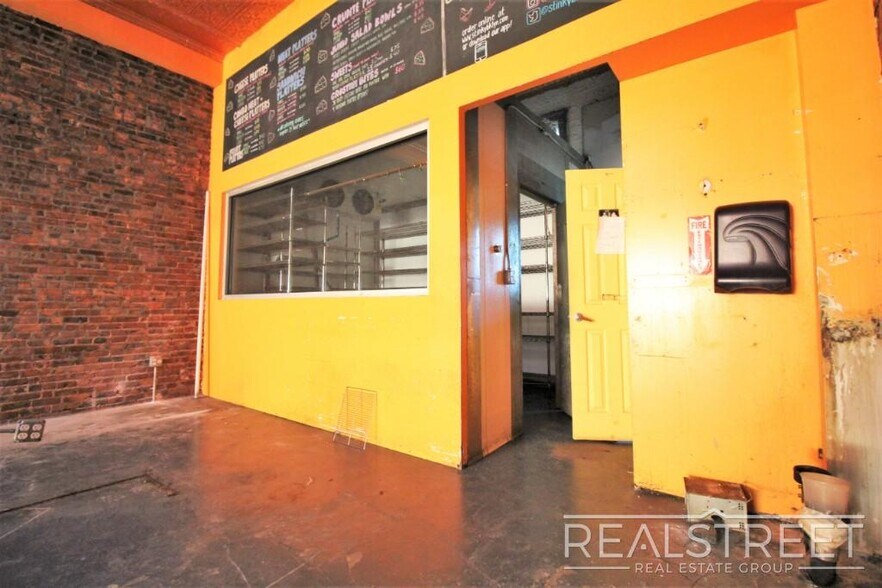 More Photos Of 215 Smith St, Brooklyn Storefront Retail Residential For Lease