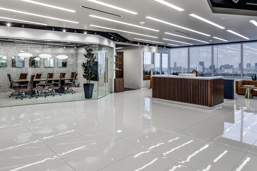 More Photos Of 24 Greenway Plz, Houston Office For Lease