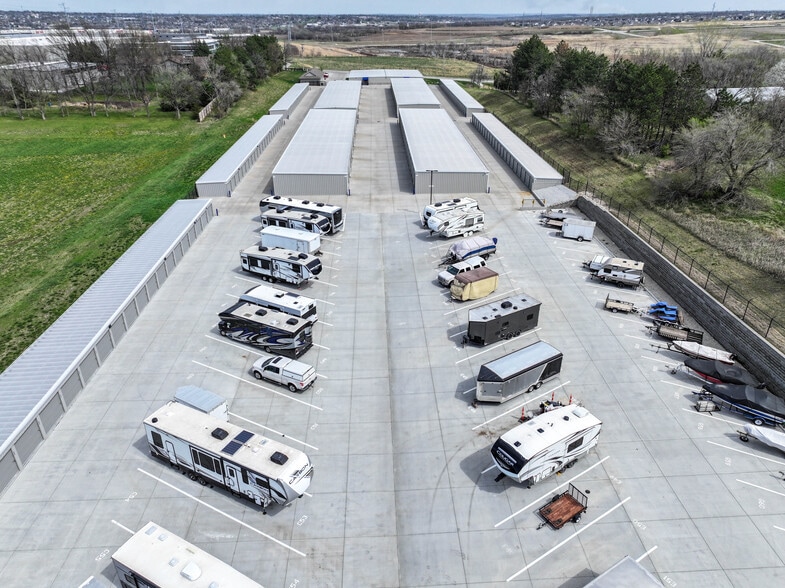 More Photos Of 9518 S 120th St, La Vista Self Storage For Sale