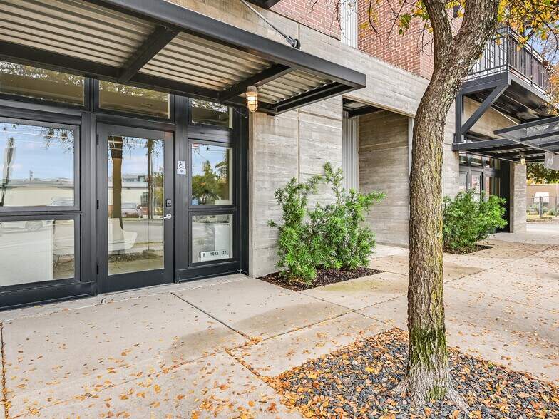 More Photos Of 2235 E 6th St, Austin Apartments For Sale