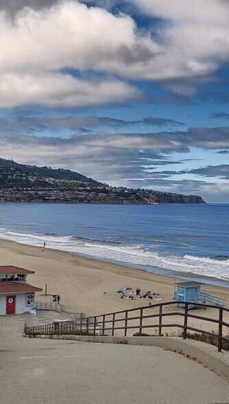 More Photos Of 1100 Esplanade, Redondo Beach Apartments For Sale