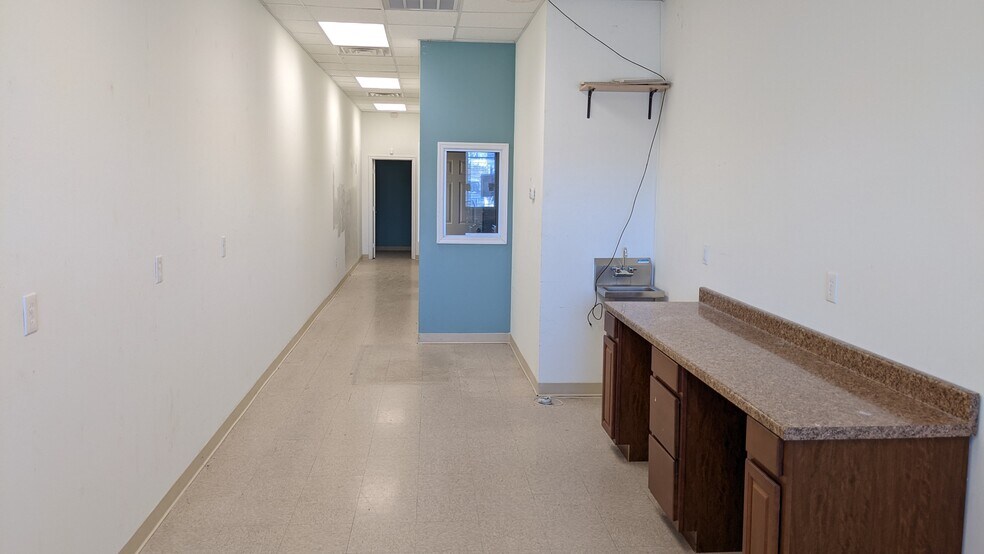 More Photos Of 8955 N Hwy 6, Houston Unknown For Lease