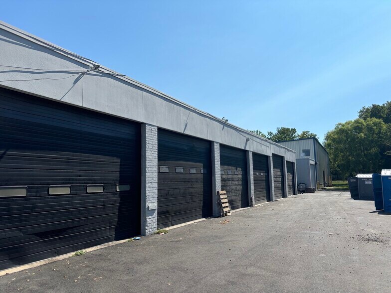 More Photos Of 1160 Easton Rd, Horsham Township Warehouse For Lease