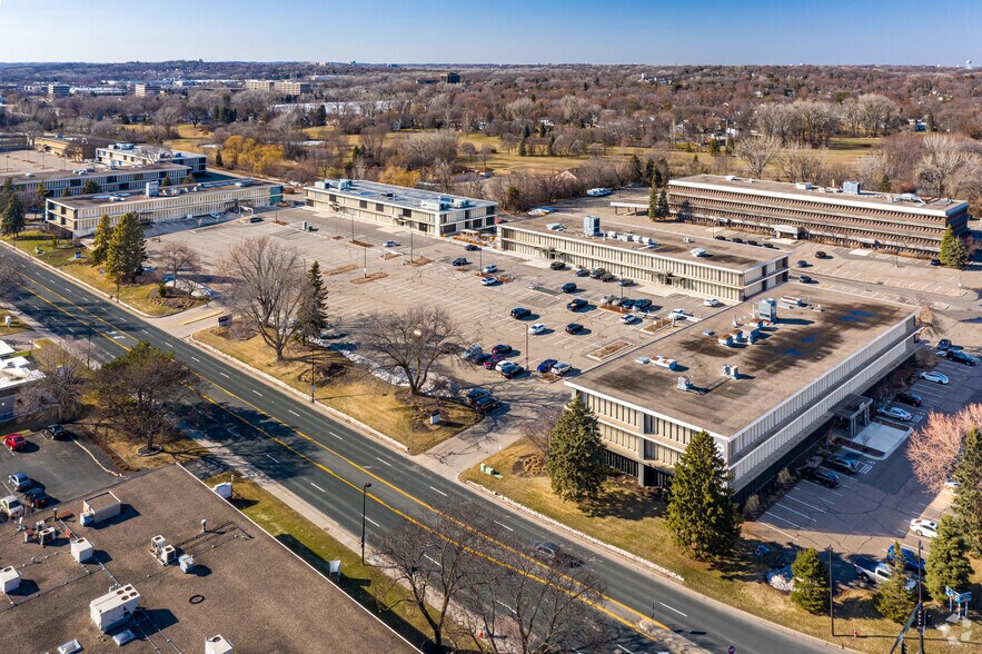 More Photos Of 4550 W 77th St, Edina Office For Lease