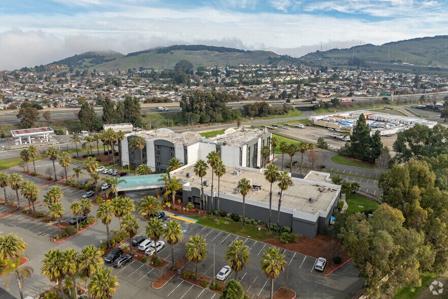 More Photos Of 1000 Fairgrounds Dr, Vallejo Hotel For Sale
