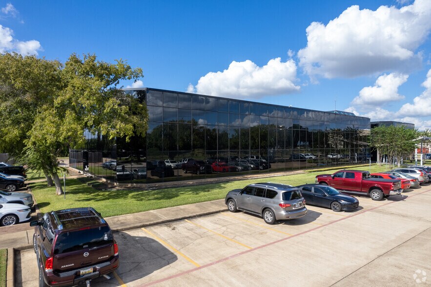 More Photos Of 25722 Kingsland Blvd, Katy Office For Lease