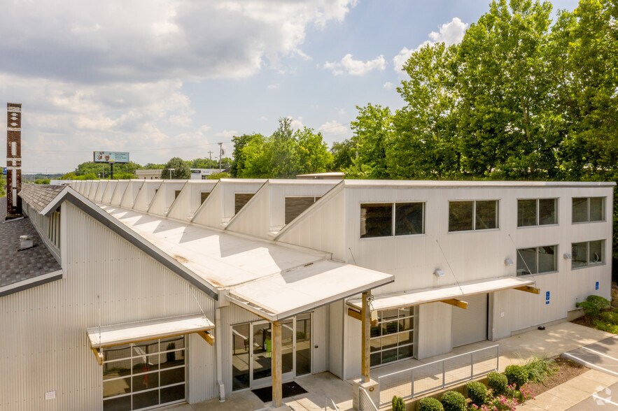 More Photos Of 2030 Lindell Ave, Nashville Office For Lease