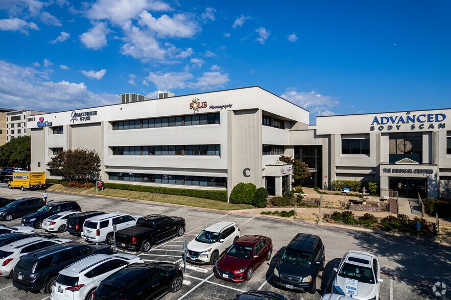 More Photos Of 3801 W 15th St, Plano Medical For Lease