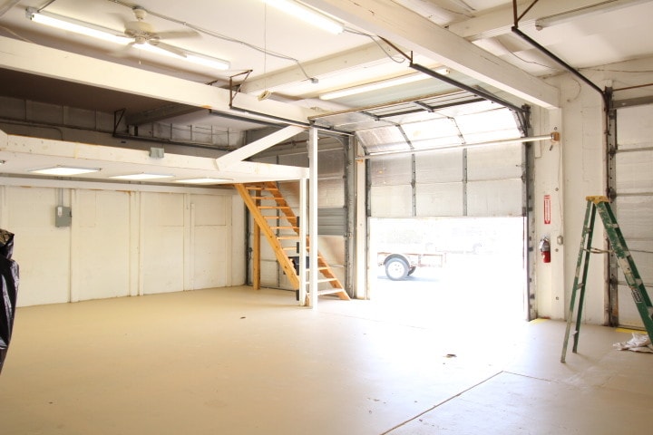 More Photos Of 609 N Railroad Ave, Boynton Beach Warehouse For Lease