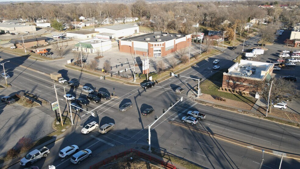 More Photos Of 3151 SE 14th St, Des Moines Drugstore For Lease