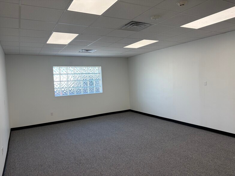 More Photos Of 4562 N 127th St, Butler Light Manufacturing For Sale