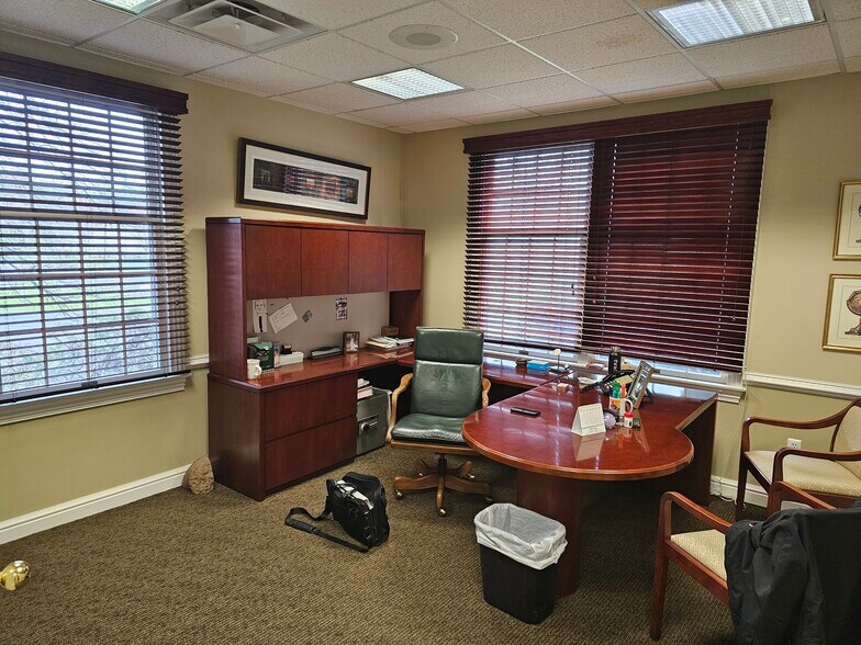 More Photos Of 161 Washington Valley Rd, Warren Medical For Sale