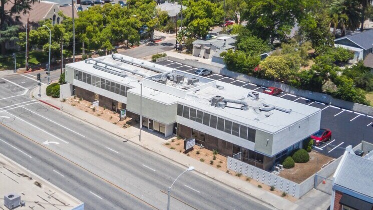 Primary Photo Of 1021 E Walnut St, Pasadena Medical For Lease