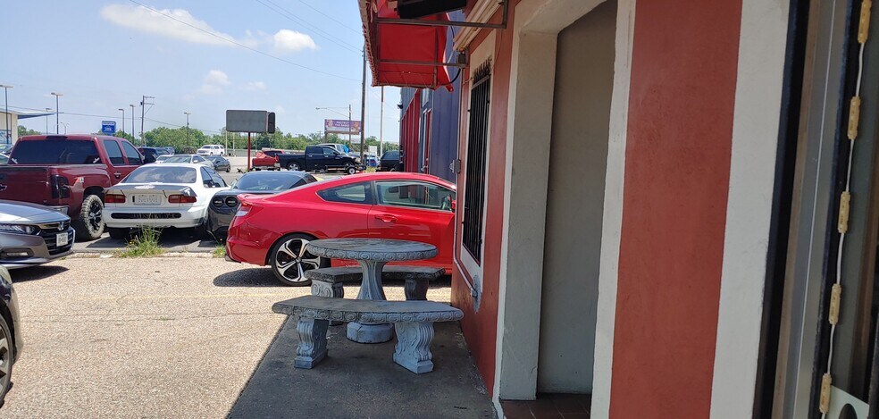 More Photos Of 2606 E Veterans Memorial Blvd, Killeen Restaurant For Sale