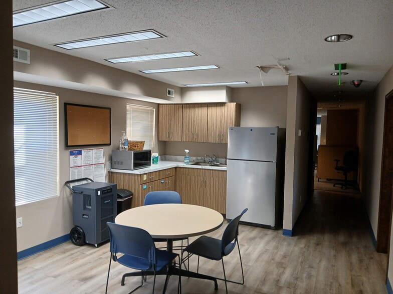 More Photos Of 1347 Jefferson St, Macon-Bibb Office For Lease