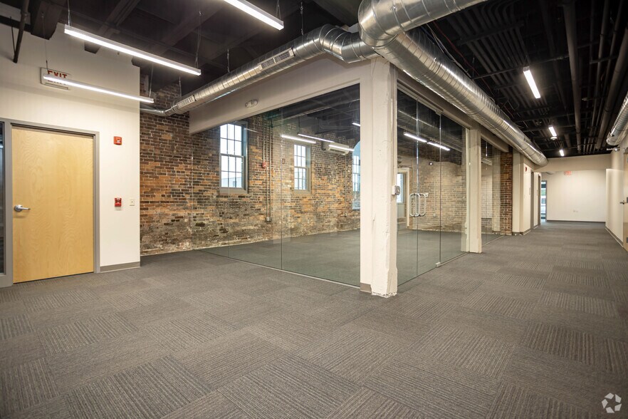 More Photos Of 141 Elm St, Buffalo Apartments For Lease