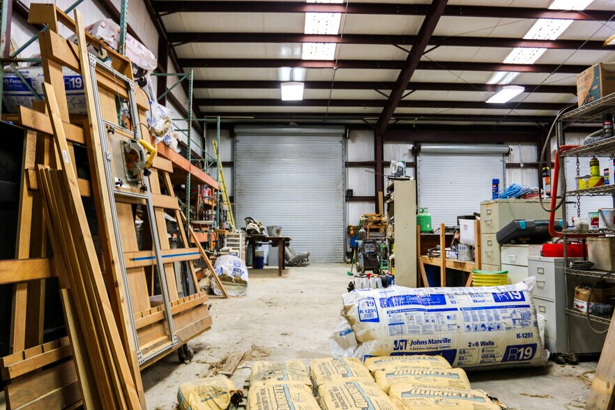 More Photos Of 36 Private Road 6245, Dayton Flex For Lease