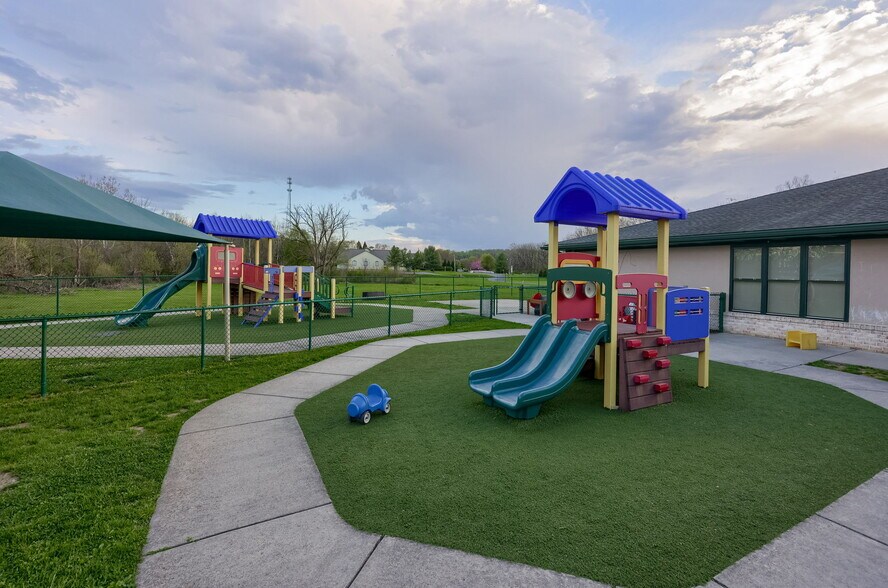More Photos Of 2301 Harrisburg Pike, Lancaster Daycare Center For Sale