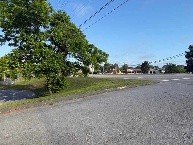 More Photos Of 1115 John Small Ave, Washington General Retail For Sale
