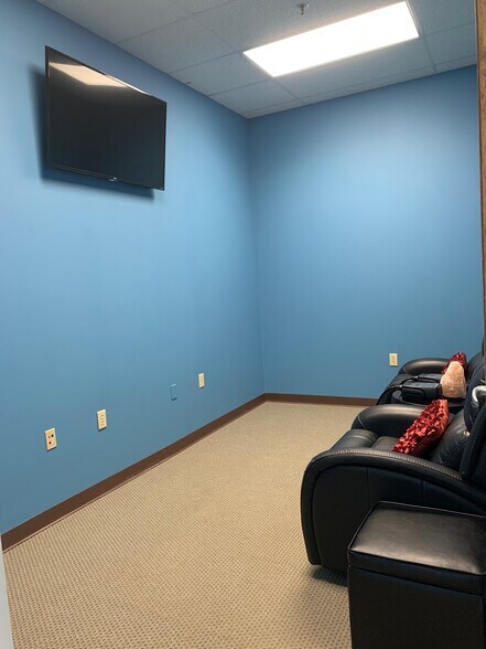 More Photos Of 2401-2431 Charter Colony Pky, Midlothian Freestanding For Lease