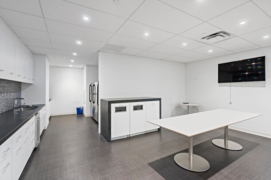 More Photos Of 700 Dresher Rd, Horsham Township Office For Lease